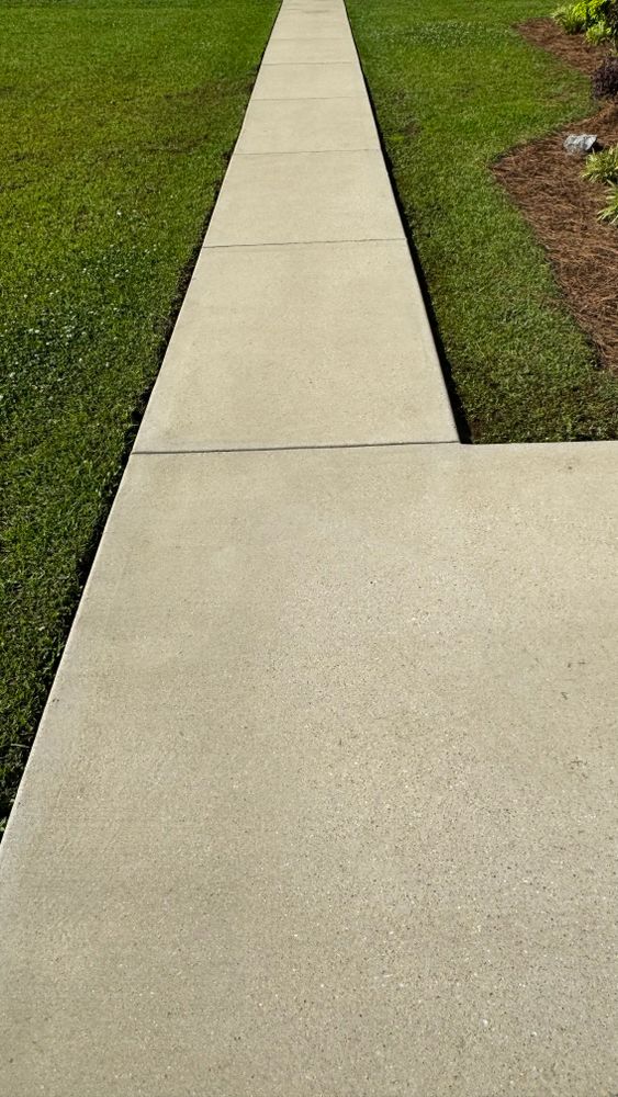 Concrete Cleaning for FunderFlow Commercial and Residential Pressure Washing Inc in Tupelo, MS