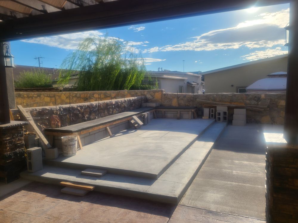 Residential Concrete Bench for ADM Landscaping & Irrigation LLC in El Paso,  TX