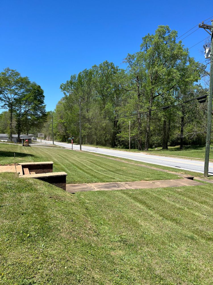 Hardscaping Landscaping for Thin Green Line Landscaping & More in Laurens, SC