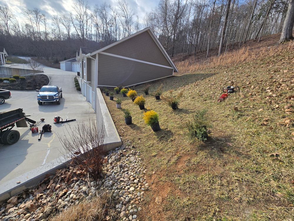 All Photos for Lafollette Mulch, Stone and Lawn Care in La Follette, TN