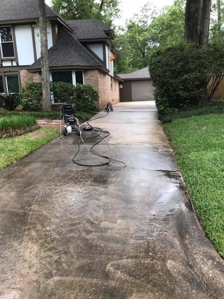 Discover the exceptional range of services our Construction & Remodeling company offers to enhance your home’s beauty and functionality. Let us help you transform your living space today! for Creative Design Remodeling in Kingwood,  TX