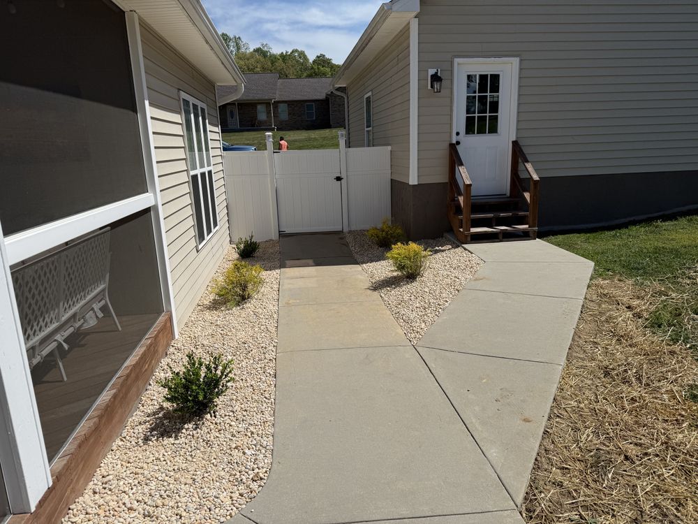 All Photos for Lafollette Mulch, Stone and Lawn Care in La Follette, TN