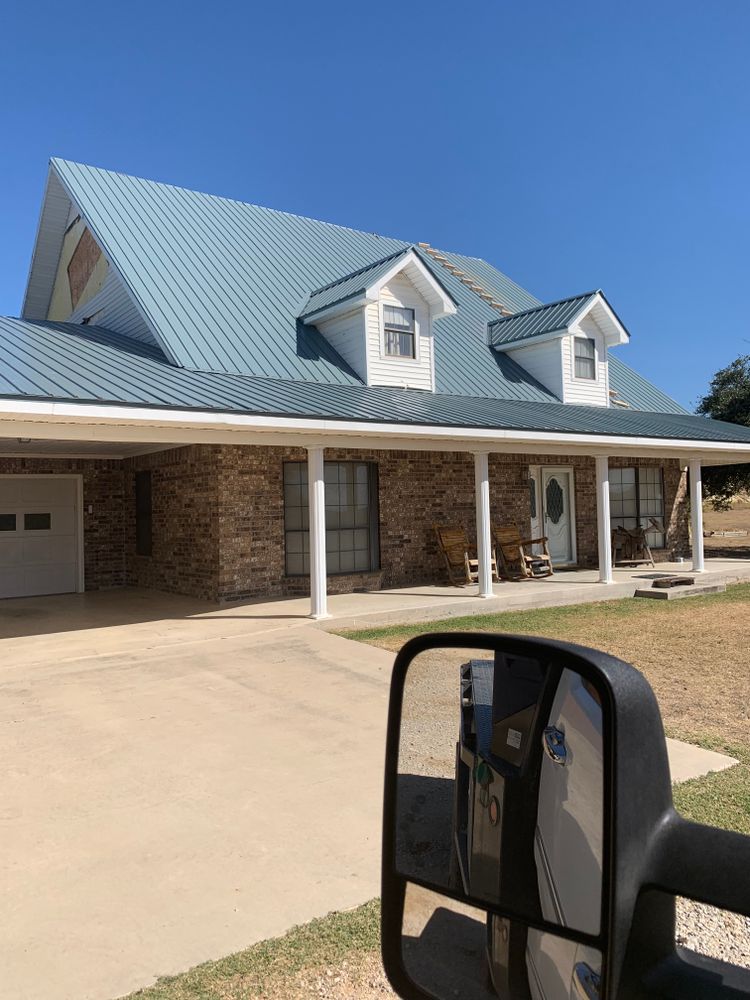 Roofing for D L Construction  in Ballinger, TX