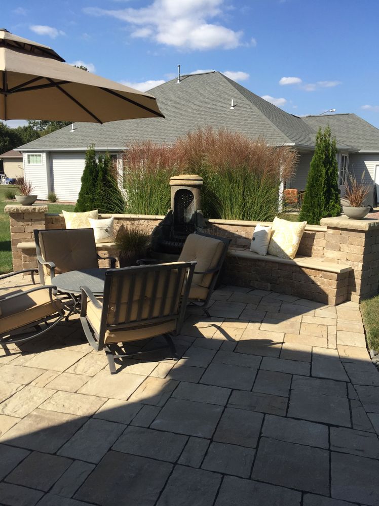 Landscape Installation for Mayfield Landscaping in Staunton, IL