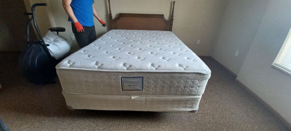 Can't fit that old mattress into your car? Not a problem, we have the tools necessary to dispose of that for you. for Blue Eagle Junk Removal in Oakland County, MI