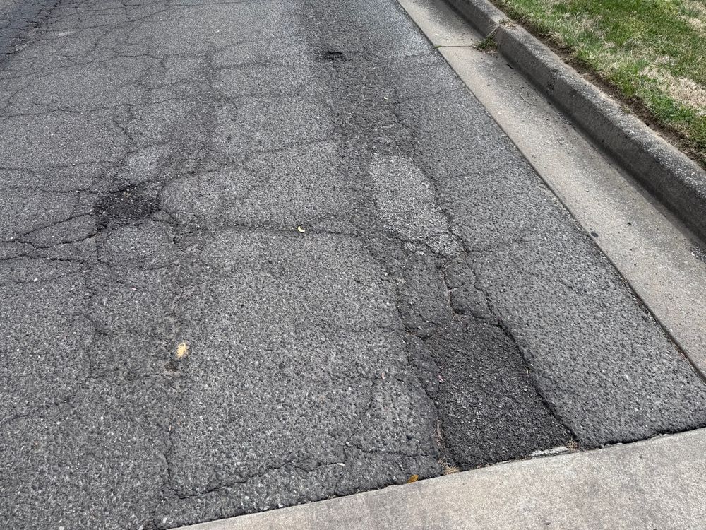 Asphalt Sealcoating for Clear Choice Asphalt Services  in Paducah, KY