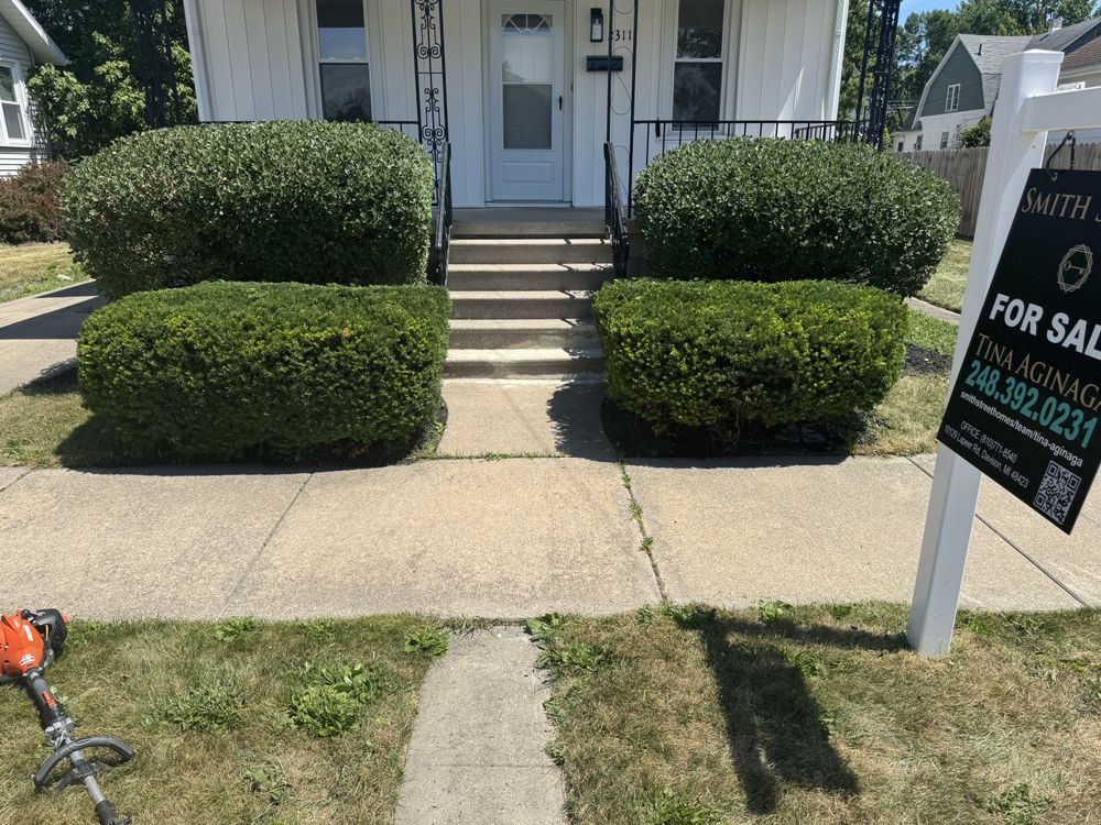 Landscaping Lawn Care for Daugherty's Tough Lawn Care in Essexville, MI