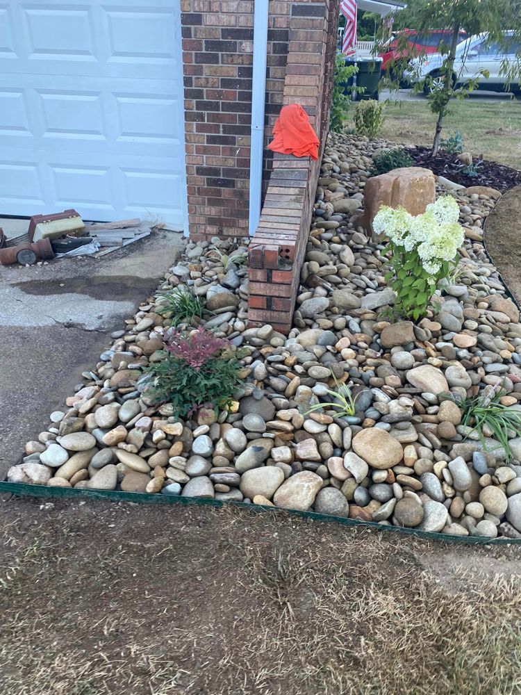 Landscaping for Dust Till Dawn Lawn in London, Kentucky