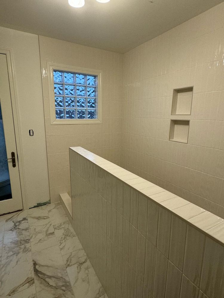 Bathroom & Showers for MMH Flooring LLC in Greenville, SC