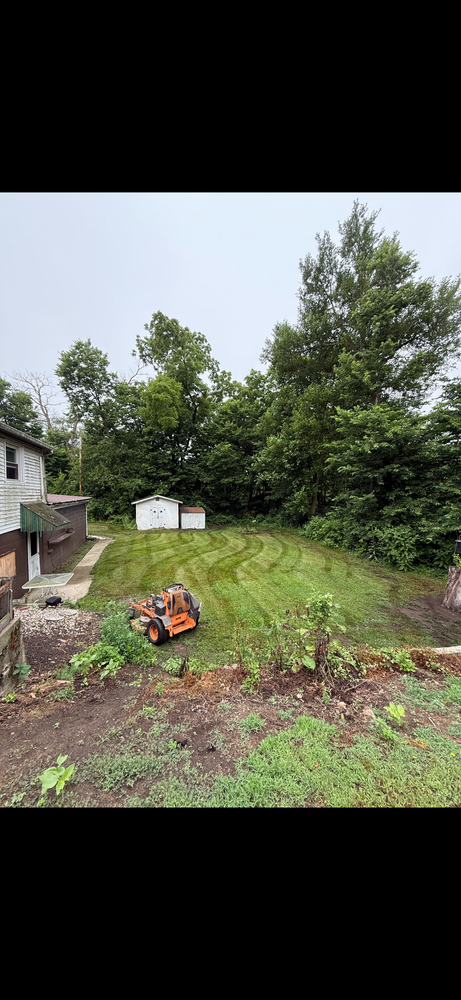All Photos for FIRST CLASS GRASS LLC in Syracuse, IN