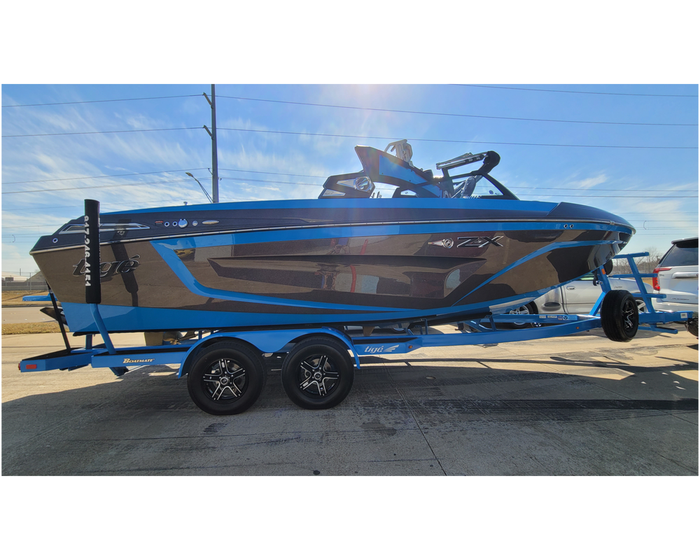 Boat Exteriors for L'Finesse Auto/Boat Details in Dallas, TX