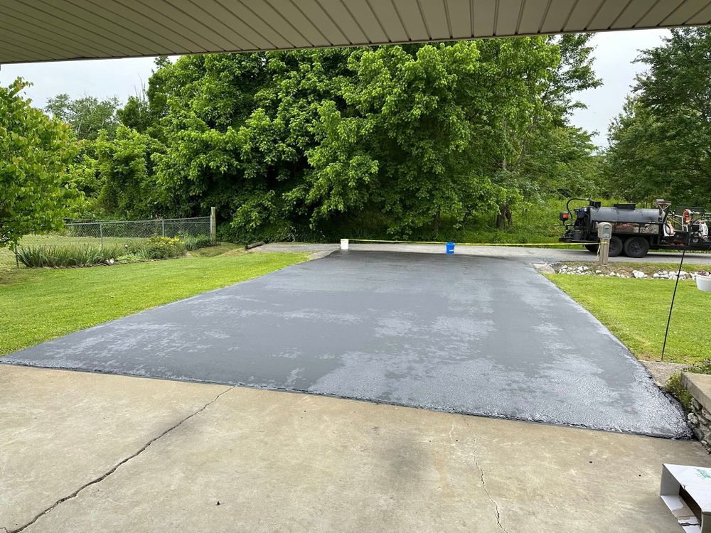 Asphalt for Metzler Paving and Sealcoating in Jacksboro, TN