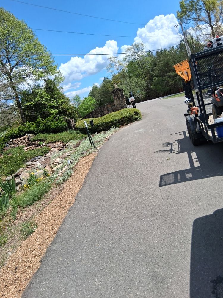Landscaping for Starnes Hardscapes & Property Management LLC in Dunlap, TN