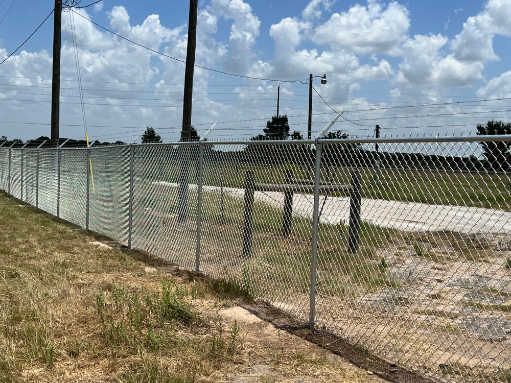 Galvinized Chainlink  for Pride Of Texas Fence Company in Brookshire, TX
