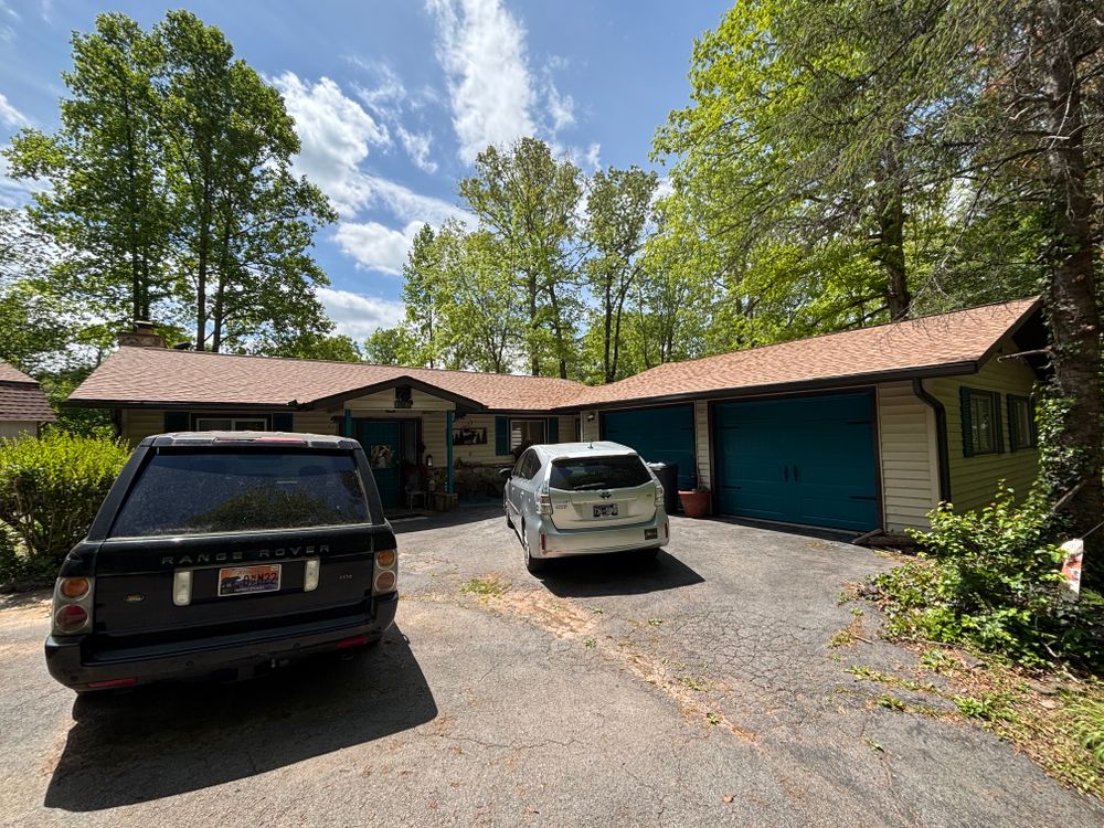 Shingle Roofs for Rock Star Roofing LLC  in Dandridge,  TN