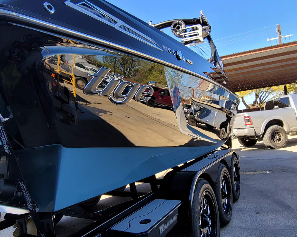 Boat Exteriors for L'Finesse Auto/Boat Details in Dallas, TX