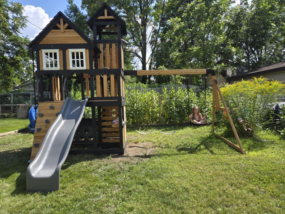 Enhance your home with our professional carpentry services, delivering superior craftsmanship for custom cabinets, trim work, and more to transform your living space into a beautiful and functional environment. for HI-Quality Building & Design in Washtenaw County, MI