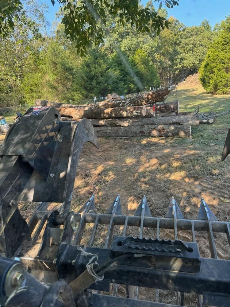 Excavating for New Horizon Contracting in Bardstown, KY