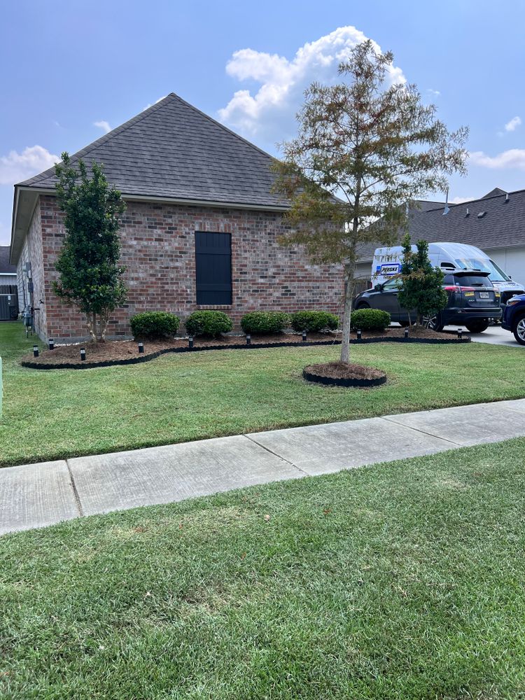 Enhance your garden's aesthetic appeal with our Mulch Installation service. Our team will expertly spread mulch to suppress weeds, retain moisture, and improve soil health for a vibrant landscape. for Lawn Rangers in Baton Rouge,  LA