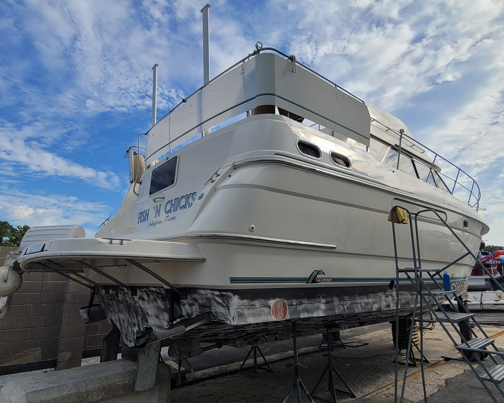 Boat Exteriors for L'Finesse Auto/Boat Details in Dallas, TX