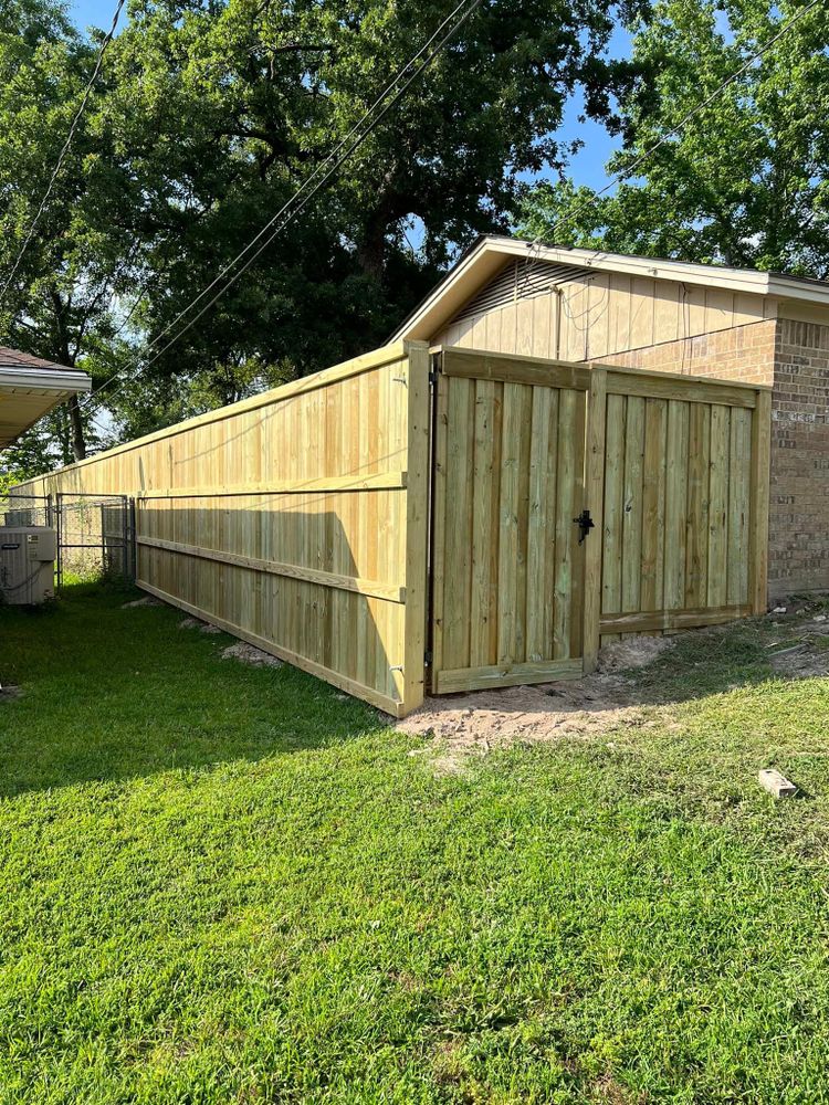 Fences for MNA Construction, LLC in Lufkin, TX