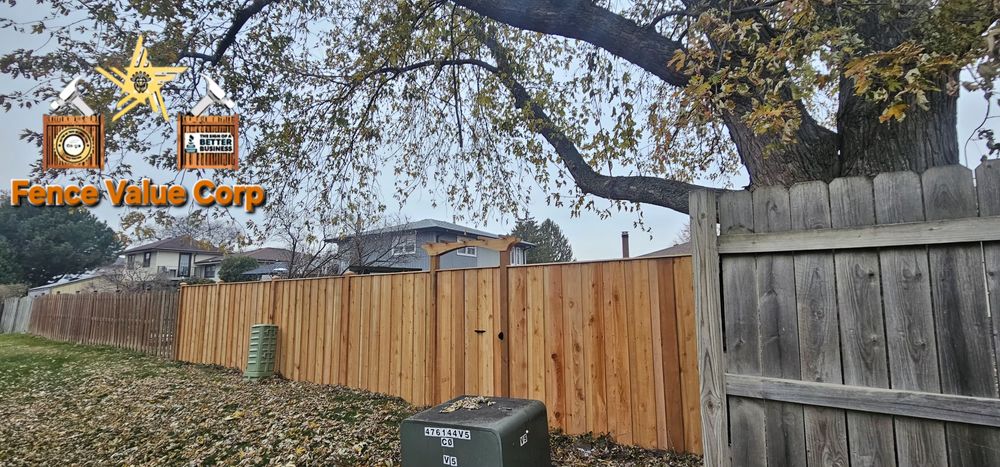 CEDAR WOOD FENCES for Fence Value Corp in Chicago, IL