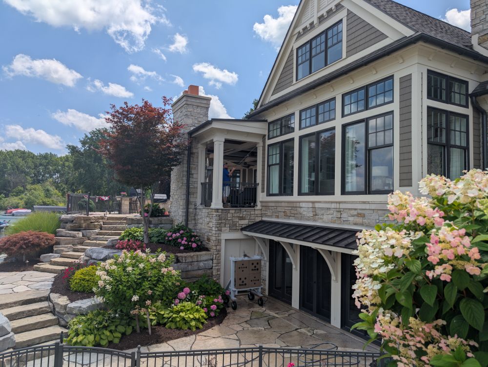 High-Rise Window Cleaning for Kingdom Power Washing & Window Cleaning in Flushing, MI