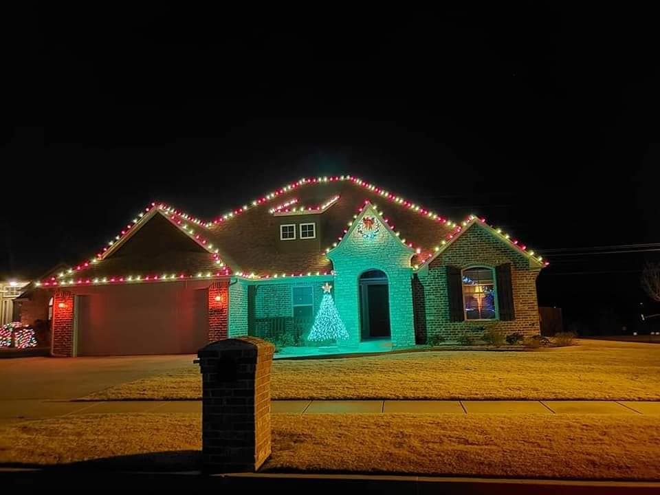Christmas Lighting for DeLoera Total Lawncare in Oklahoma City, Oklahoma