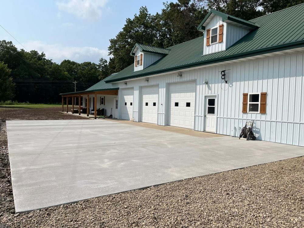  Concrete for L M Concrete Construction in Mount Sterling,  IL