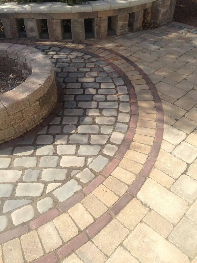 All Photos for Admiring Landscapes in Lancaster, OH