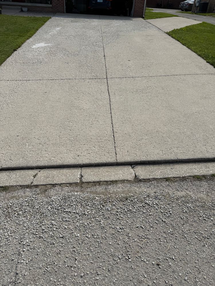 Driveway & Sidewalk Cleaning for Central KY Pressure Washing in Winchester, KY