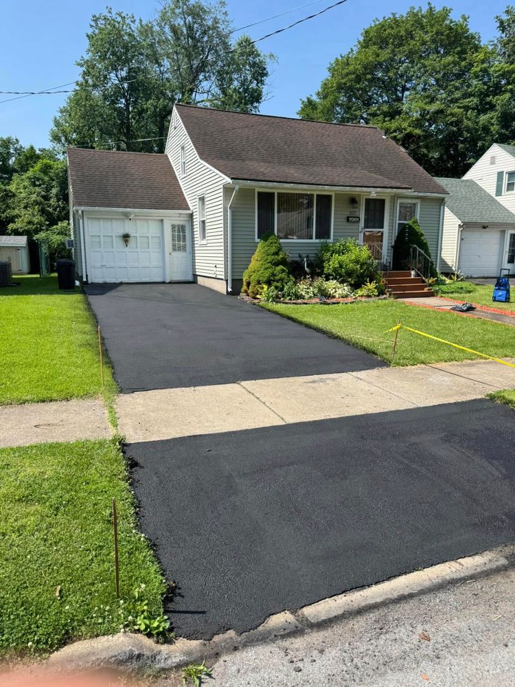 Asphalt for Dibbles Asphalt Maintenance in Westernville, NY