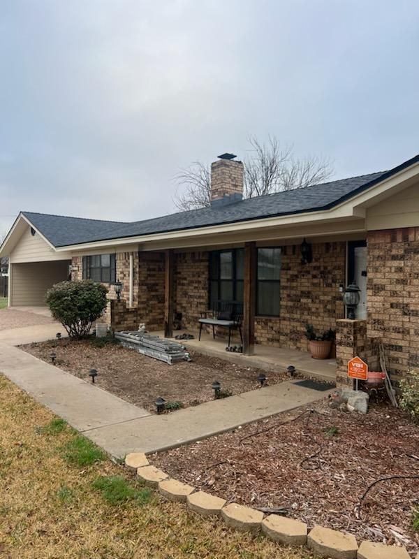 Roofing for D L Construction  in Ballinger, TX
