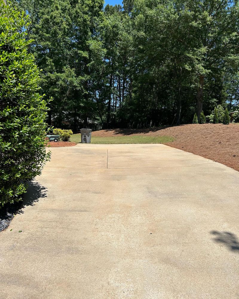 Landscaping for E&T Outdoor Pros in LaGrange, GA