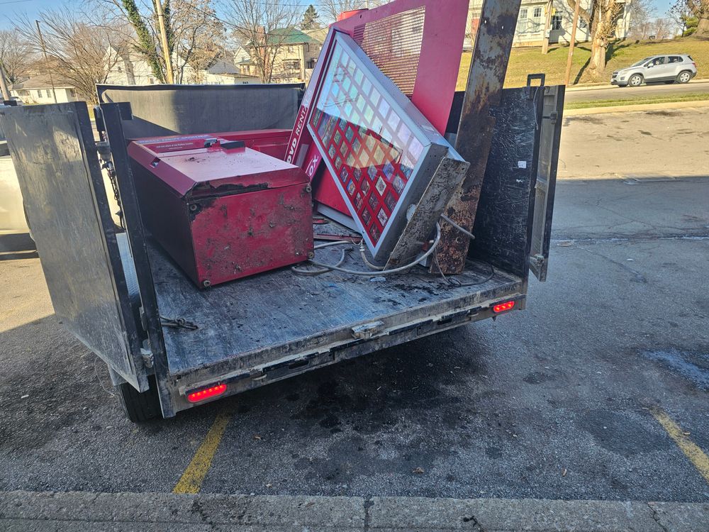 Commercial pickup  for Major Men Junk Removal in Columbus, OH