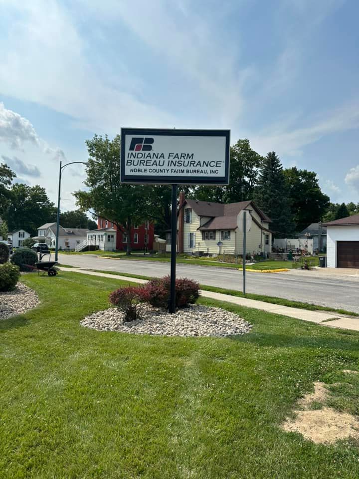 All Photos for FIRST CLASS GRASS LLC in Syracuse, IN