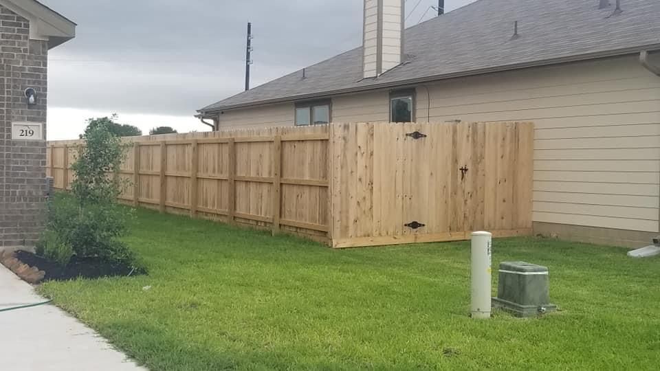 Privacy 3 Rail Cedar Fencing for Pride Of Texas Fence Company in Brookshire, TX