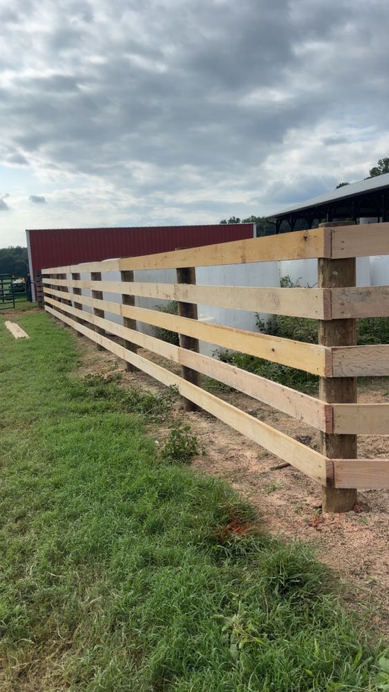 Fence for LB Fencing & Services in Archdale, NC
