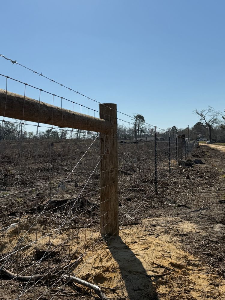 Fences for Premier Fence Company LLC in Douglas, GA