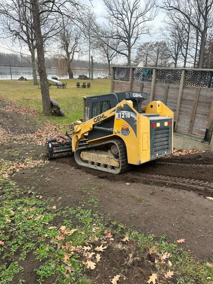 All Photos for FIRST CLASS GRASS LLC in Syracuse, IN