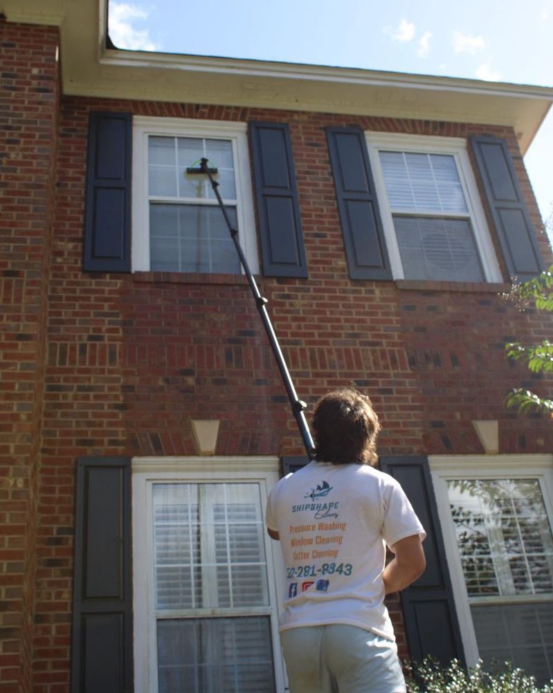 Window Cleaning for ShipShape Exteriors in  Tallahassee,  FL