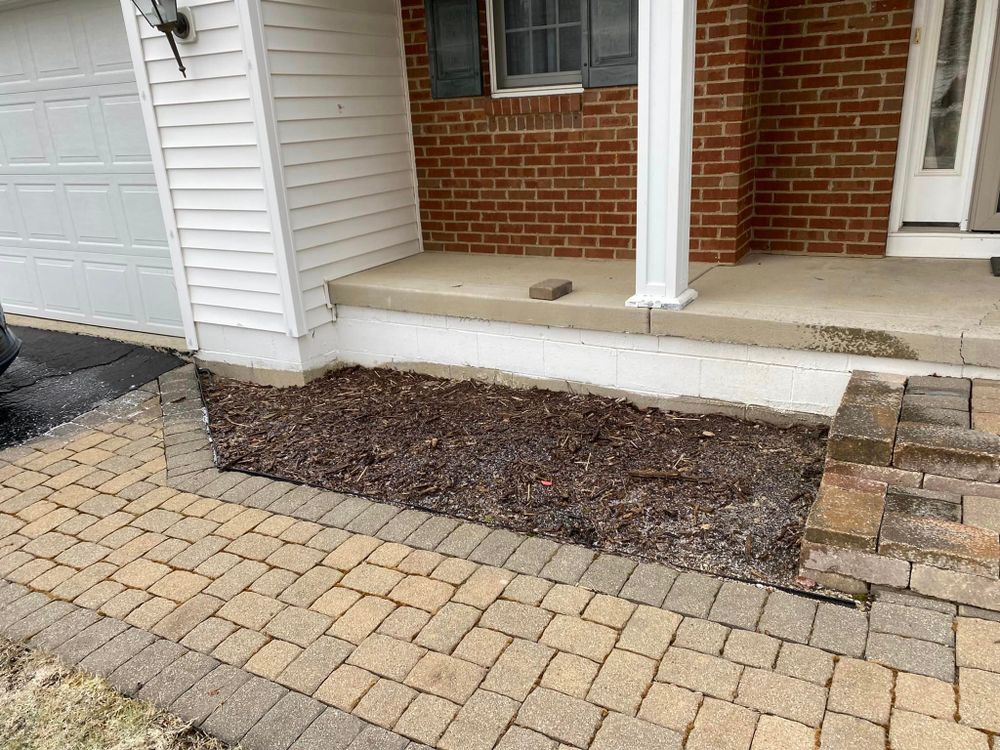 Mulch Installation for Division80 Landscaping & Lawncare in Marysville, OH