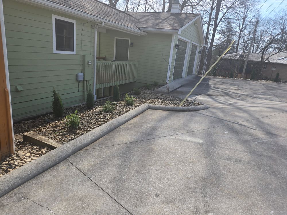 All Photos for Lafollette Mulch, Stone and Lawn Care in La Follette, TN