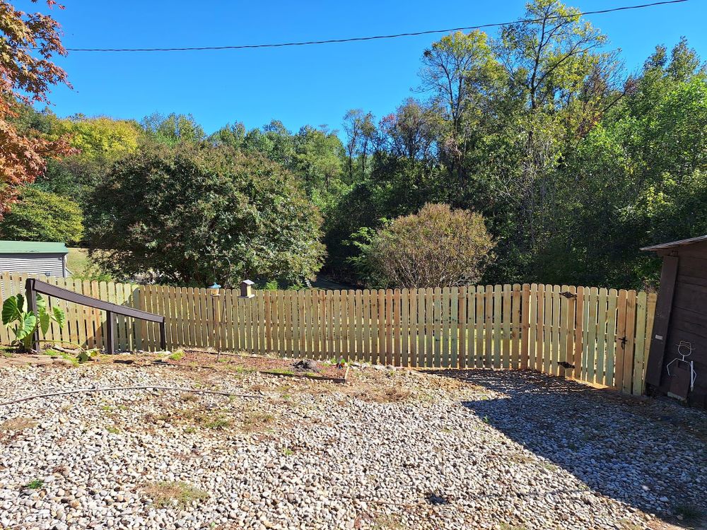 All Photos for Apex Fence in Henderson, KY