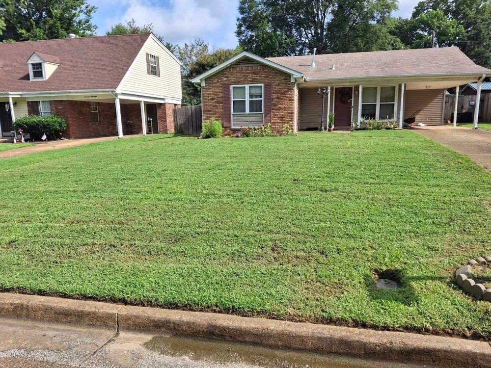 All Photos for The DUFF LAWN Service in Houston, Texas