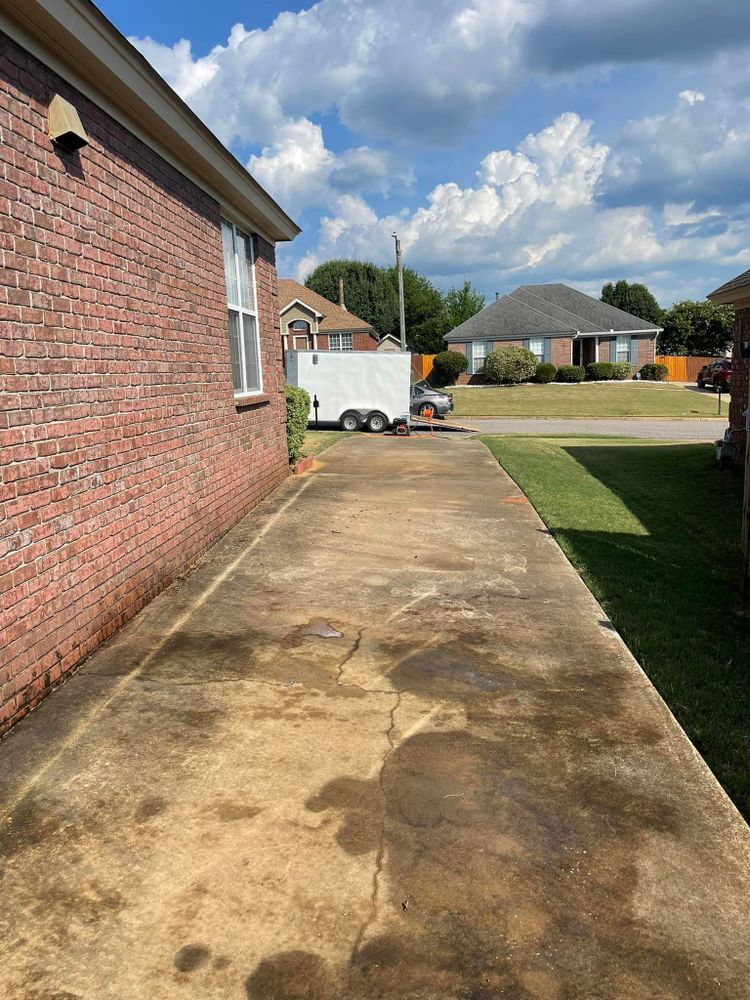 Our Softwashing service is a safe and effective way to clean the exterior of your home. We use eco-friendly detergents and pressure washing equipment to remove dirt, grime, and mildew from your home's siding, windows, and roof. for Bama’s Pressure Washing & Mobile Detailing  in Prattville, AL