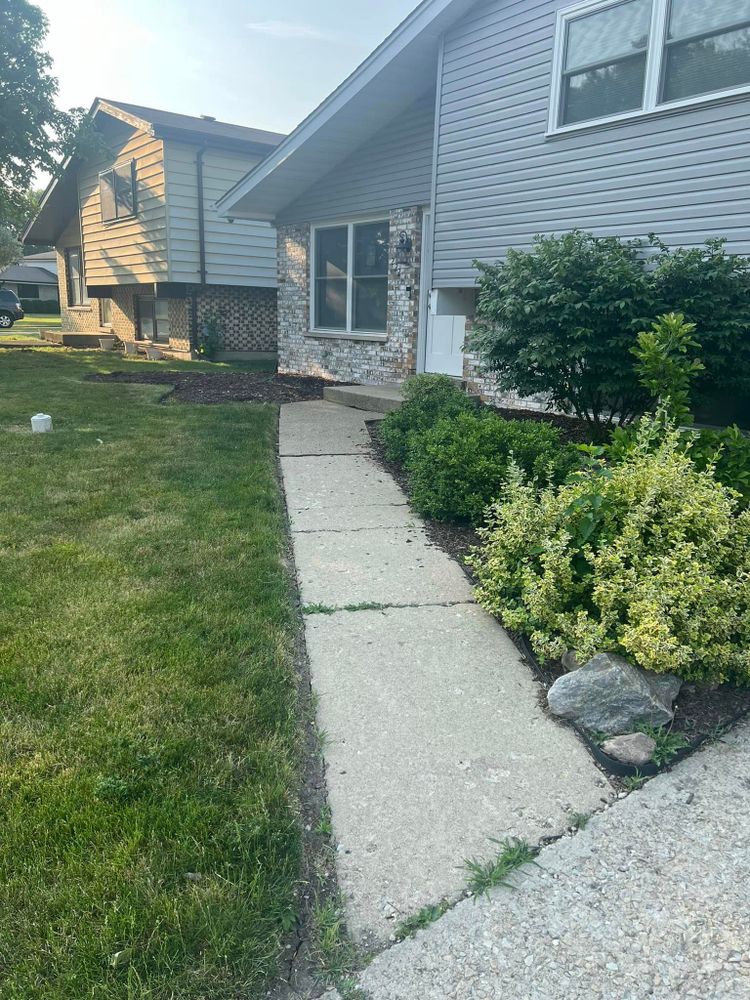 Enhance your home's curb appeal and functionality with our professional Sidewalk Installation service. Our experienced team will expertly install durable concrete sidewalks to enhance the overall beauty of your property. for Luna Dynasty Concrete in Chicago, IL