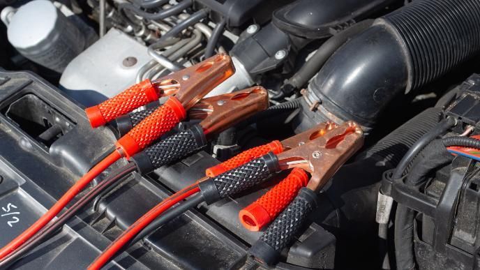 Our Jumpstarts service is here to help you if your car battery dies, providing a quick and efficient solution to jumpstart your car so you can get back on the road. for Break’N Chainz Towing & Recovery in Mesquite, TX