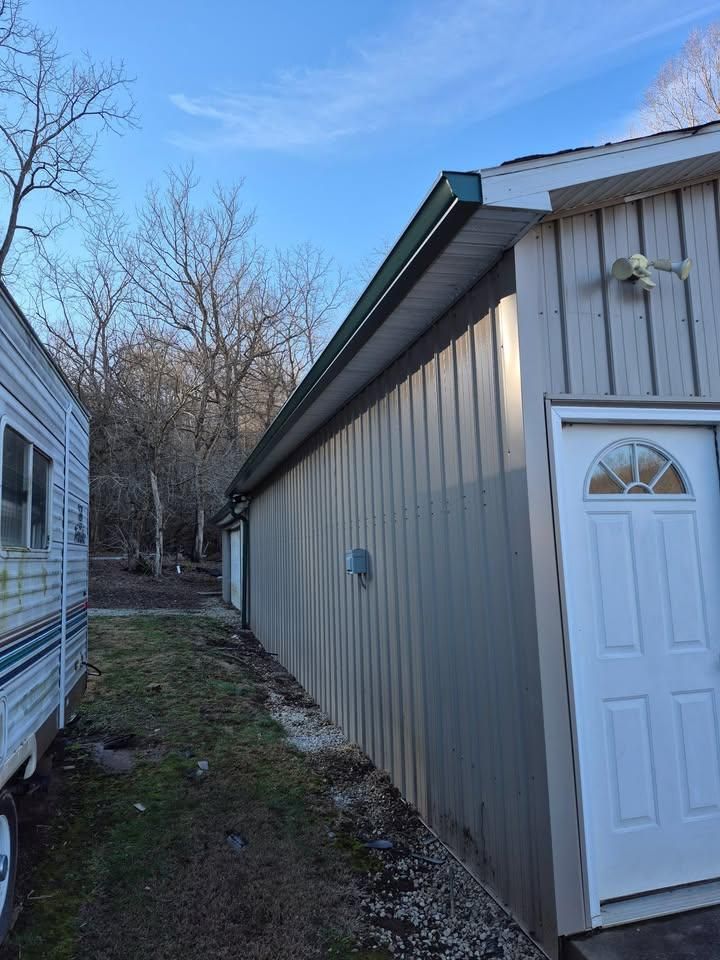 All Photos for Top Hand Roofing and Gutter in Pomeroy, OH