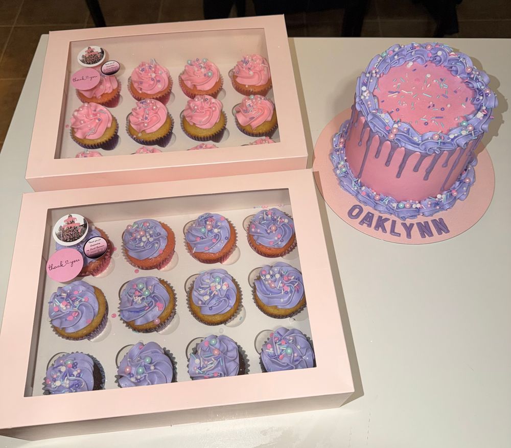 Custom Cakes and Cupcakes for Crumble Creations in Springfield, IL